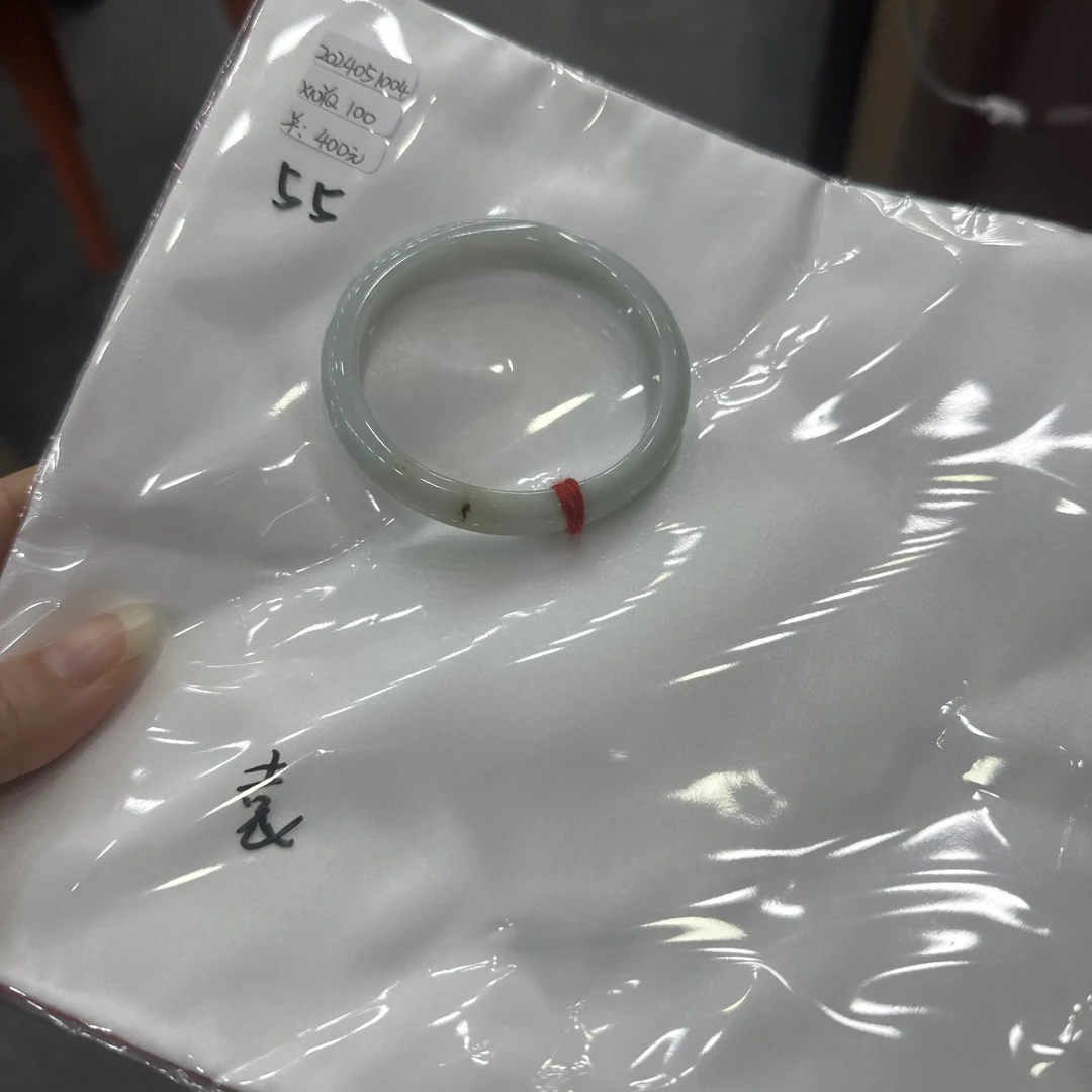 浅绿手镯精美百搭时尚翡翠