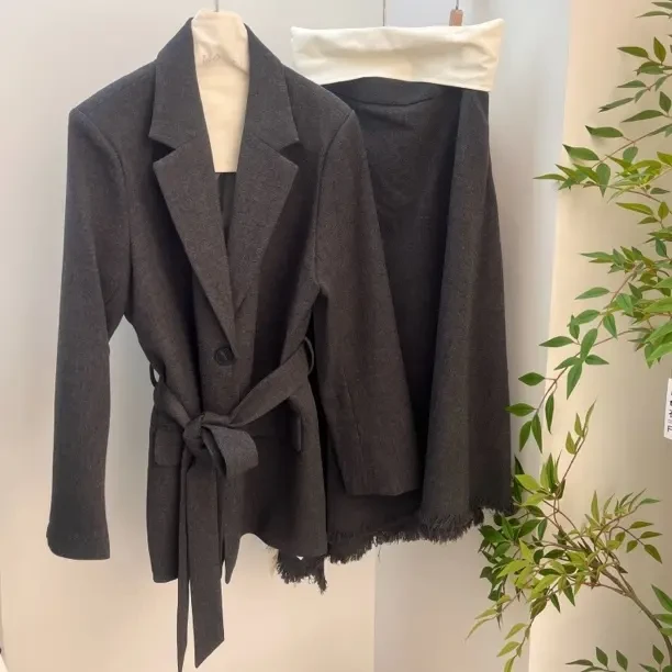 极简大牌时尚通勤风气质优雅配腰带长袖西装套装