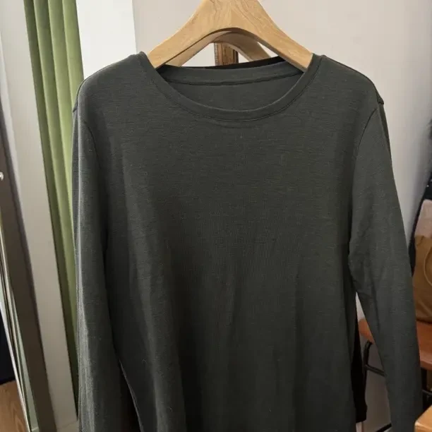 多色简约百搭圆领长袖天丝羊毛T恤打底衫