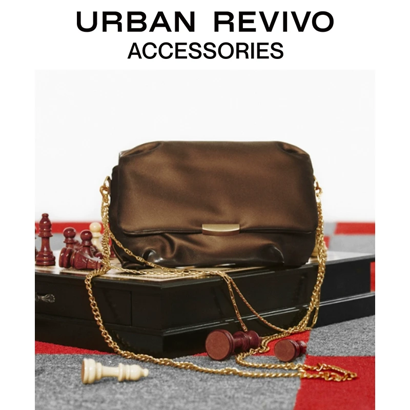 URBAN REVIVO2025春季新款女士新年战袍单肩斜挎包UAWB50030