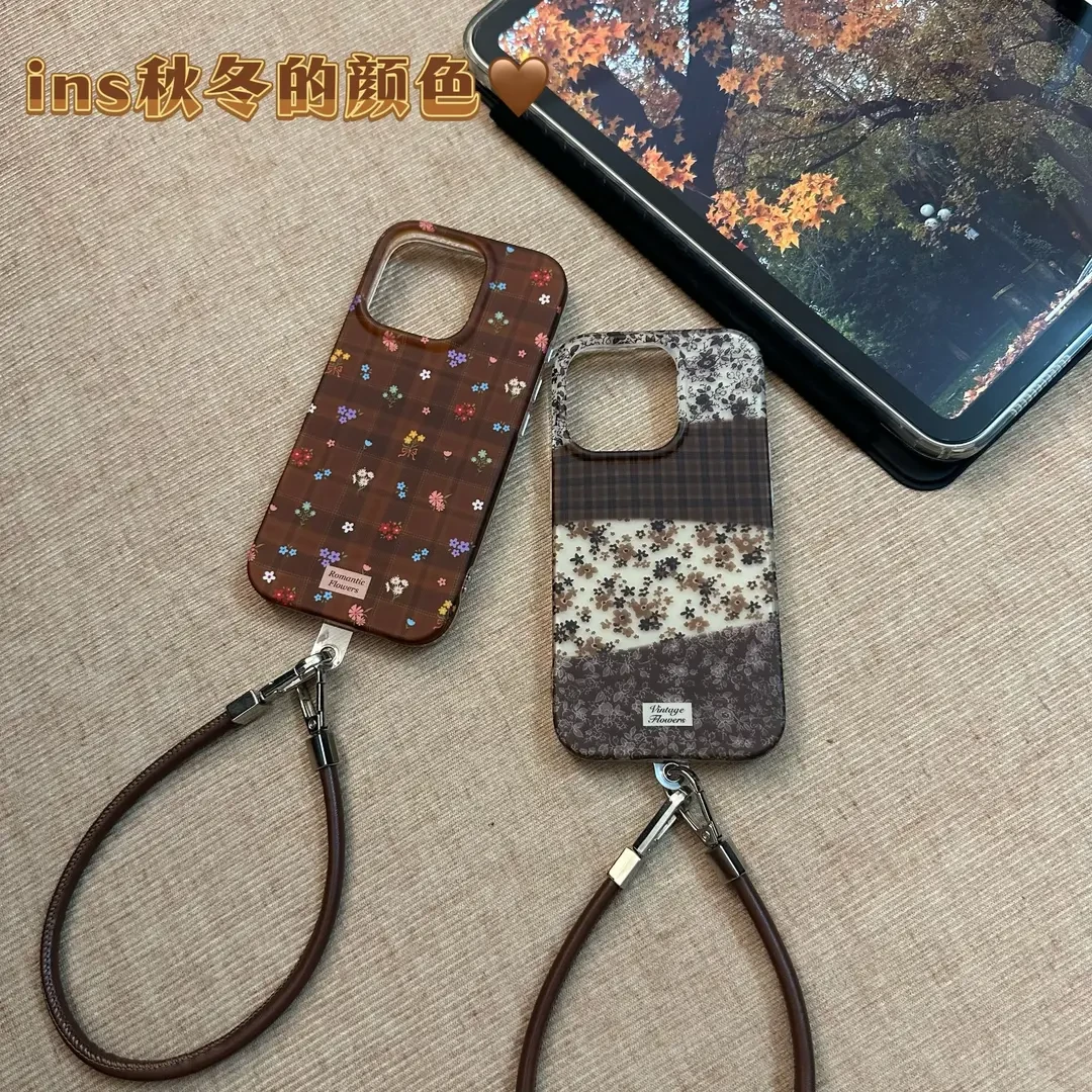 【磨砂防手汗】ins风复古花朵手绳适用苹果17/16手机壳iPhone15壳14
