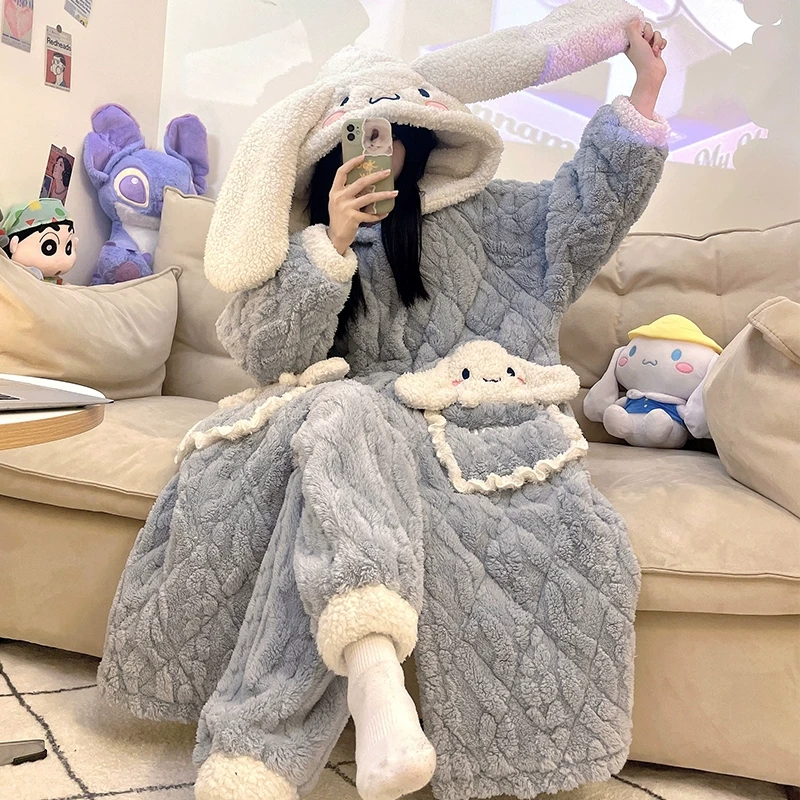 2023年新款睡袍女冬季珊瑚绒三层夹棉加绒加厚卡通睡衣家居服套装