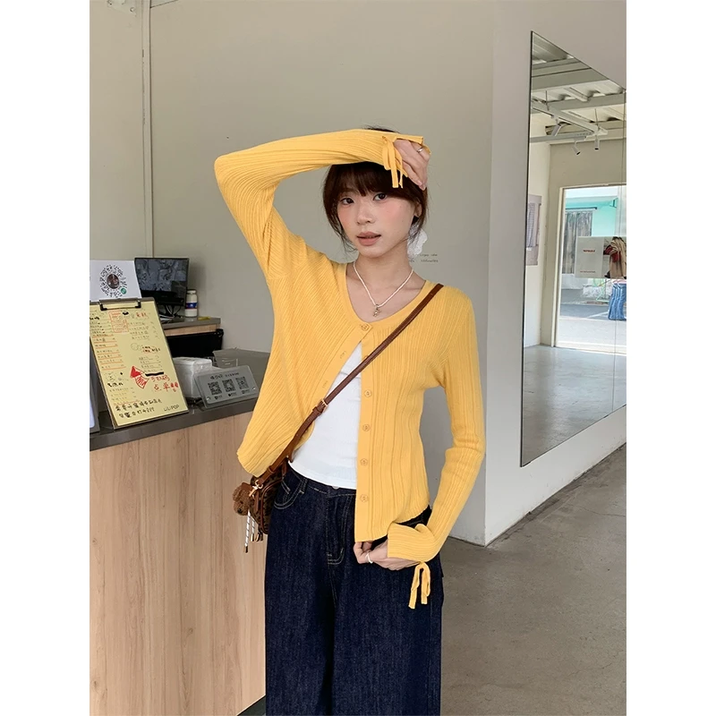 秋日黄肌理感针织开衫女春秋季新款多巴胺U领设计感防晒外套上衣