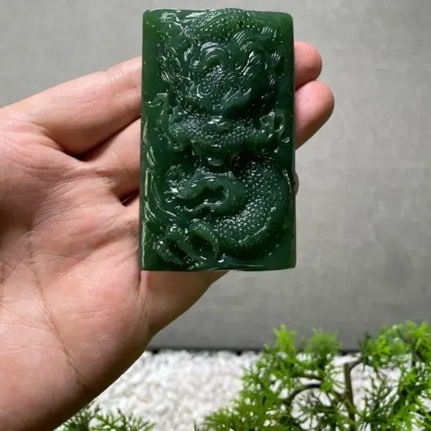 工厂臻选 天然和田玉碧玉大龙牌