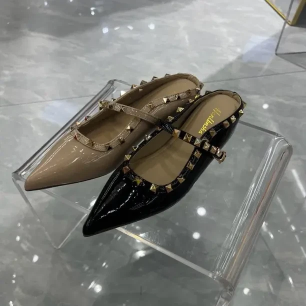 铆钉尖头包头拖鞋内增高设计一字扣带外穿凉拖女鞋