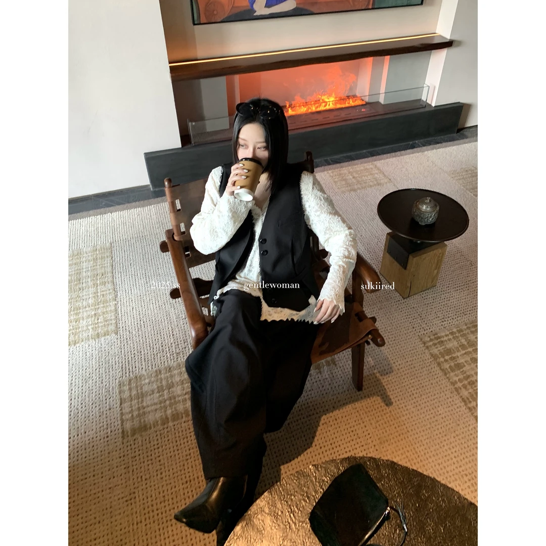 sukiired绒感蕾丝透视感V领开衫拼接蕾丝马甲开叉设计两件套叠穿