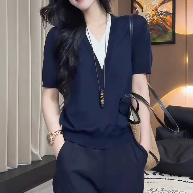 高级感撞色V领冰丝针织短袖T恤女夏季薄款大码胖MM显瘦假两件上衣