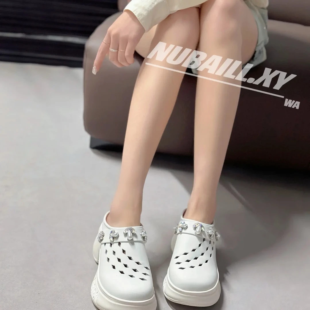 欧货25厚度洞洞鞋夏季真皮水钻增高超轻休闲包头凉鞋