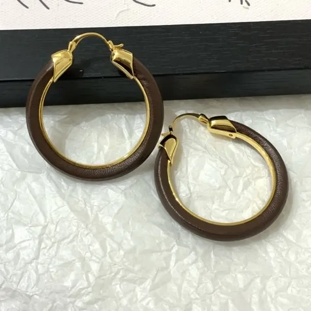 钛钢皮质耳饰 钛钢耳饰 LARVINA复古棕皮质耳圈