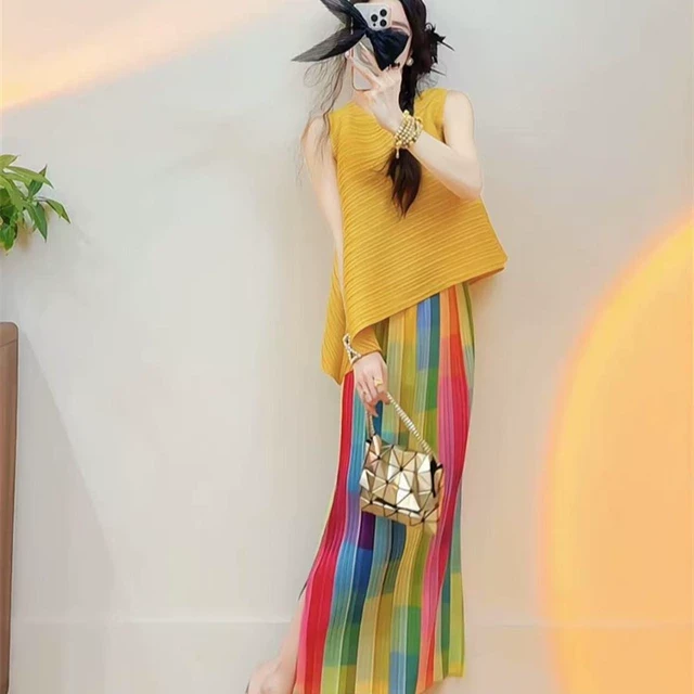 三宅风褶皱气质减龄显瘦穿搭彩虹格子半裙无袖不规则上衣套装