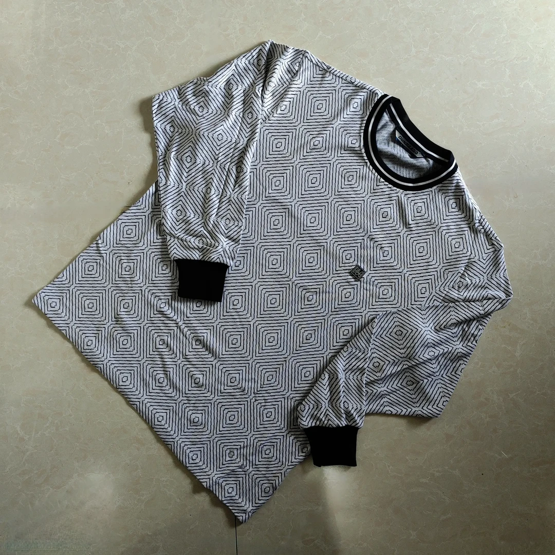 休闲圆领满印菱形图案拼色针织内搭-木每04B08