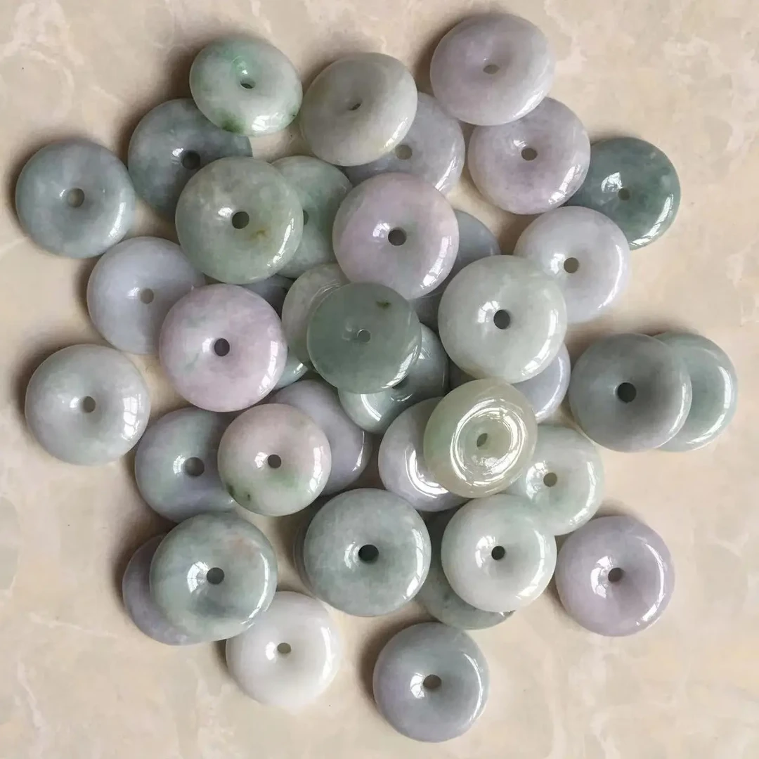 新人福利，缅甸翡翠平安扣随机发一件