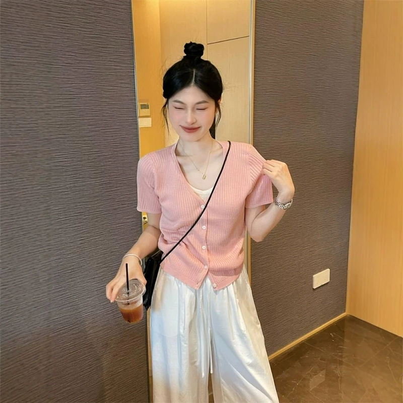 韩系假两件粉色v领冰丝针织衫短袖t恤女夏季洋气别致正肩短款上衣