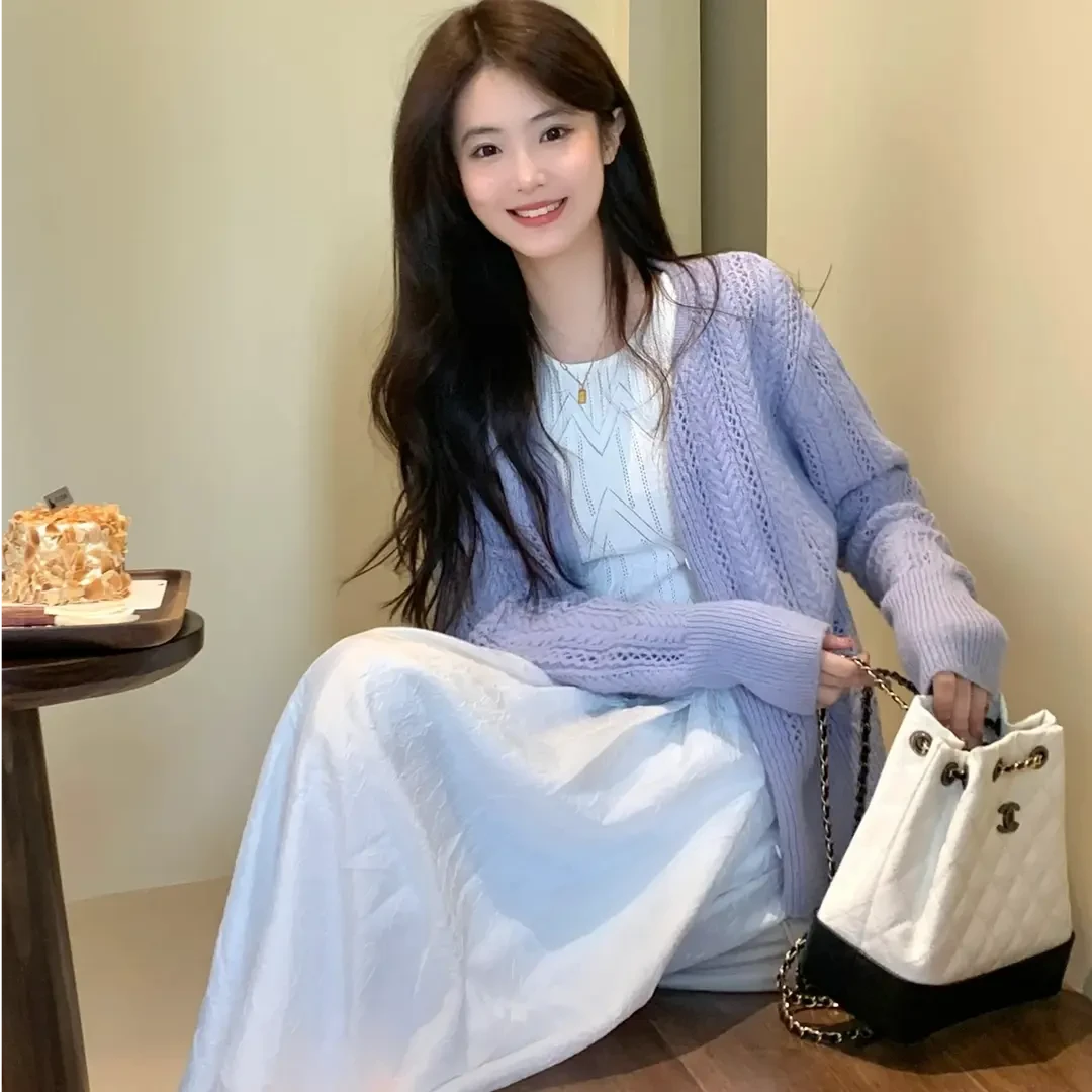 时髦洋气孕妇装韩版显瘦尚温柔轻奢高级感小香风针织开衫白色长裙