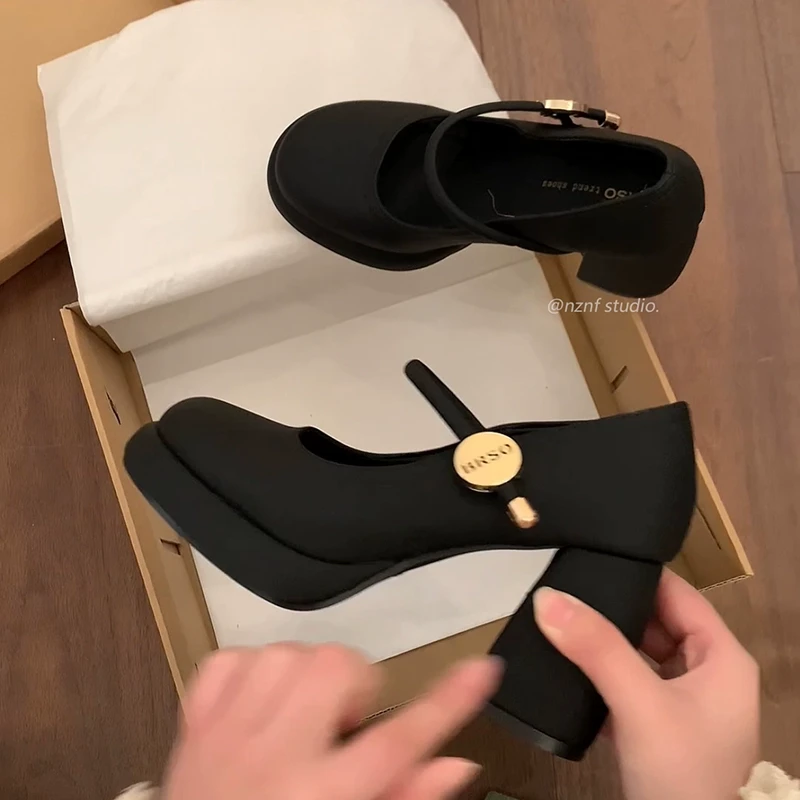 黑色英伦风粗跟厚底玛丽珍单鞋女款2025新款春秋百搭配裙子小皮鞋