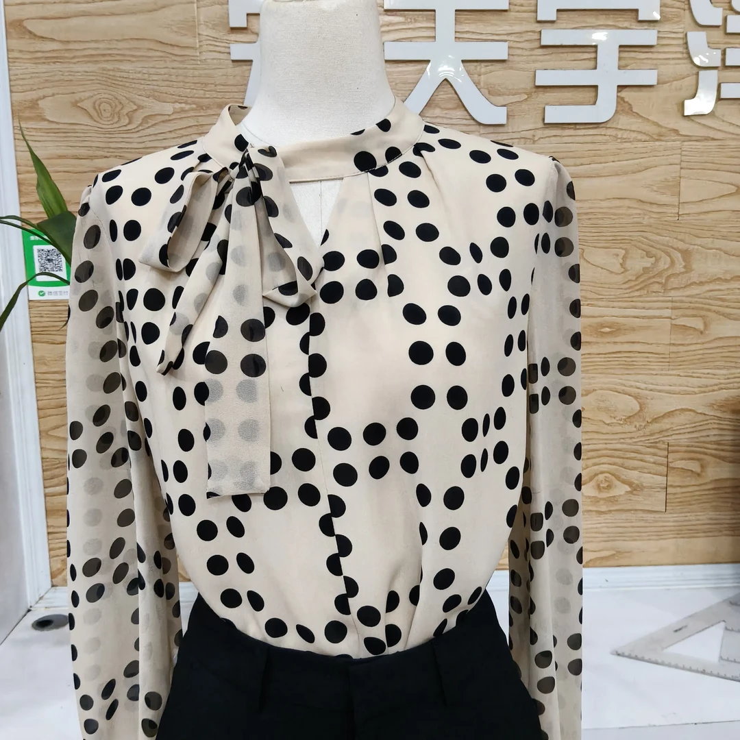 出游百搭修身波点长袖衬衫夏季气质减龄上衣
