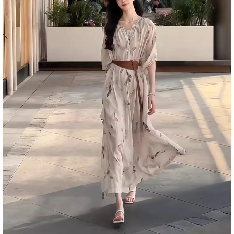 浪漫气质V领中袖印花连衣裙女装2025夏季新款高腰显瘦设计感A字裙
