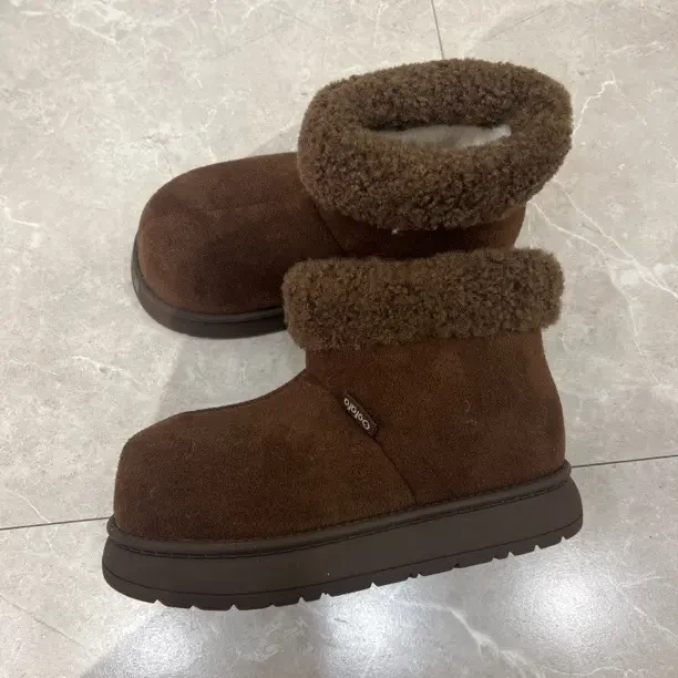 1680-2时尚保暖加绒短筒雪地靴