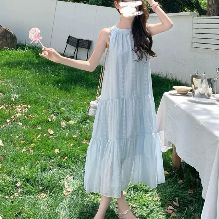 新款挂脖吊带连衣裙女夏多巴胺泰式气质新疆海岛海边度假长裙子