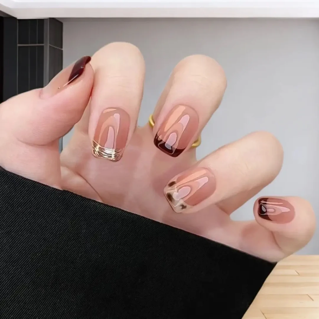 【拿铁】短款冰透金色复古棕色腮红纯手工穿戴甲片气质显白美甲秋冬