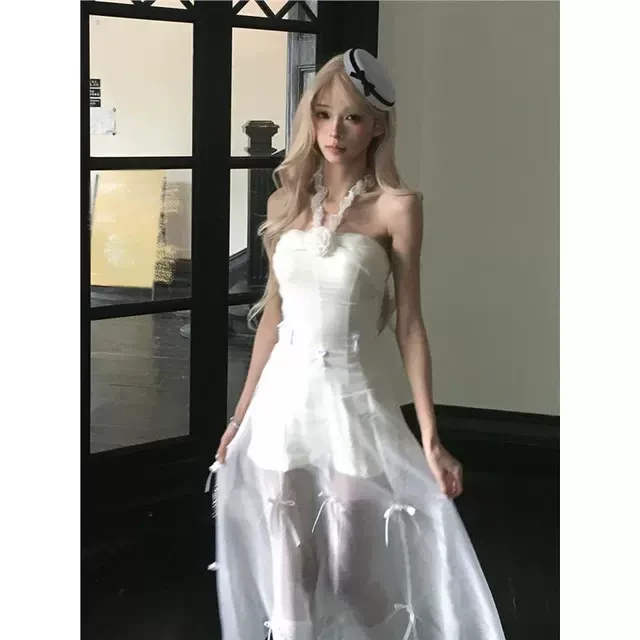 法式白色气质抹胸花朵连衣裙女2025春夏新款蝴蝶结显瘦挂脖仙女裙