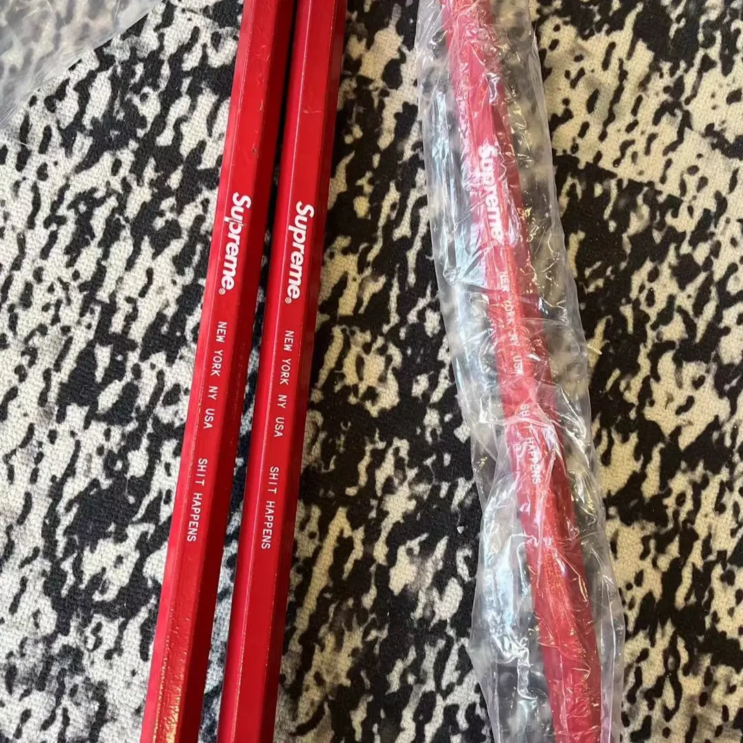 【山哥AL】supreme 红色撬棍 潮流玩具