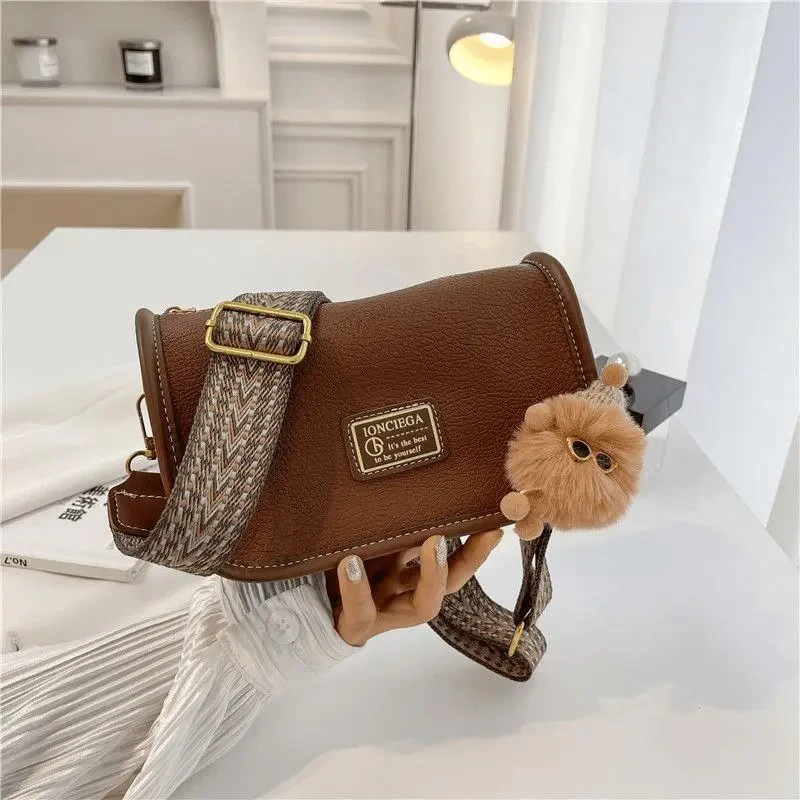 洋气时尚小众女士时尚休闲包包百搭女士小众腋下单肩肩包网红D057