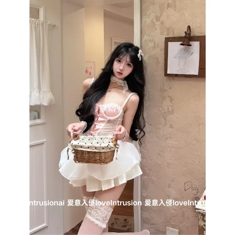 爱意入侵：绯闻！【原版】粉嫩性感蕾丝缎面拼接吊带收腰连体衣睡衣
