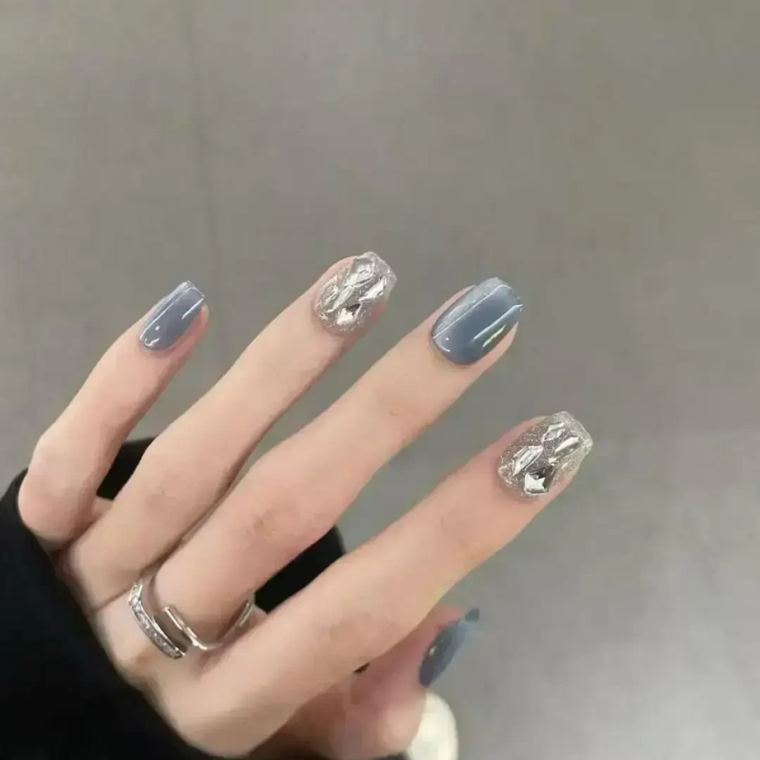 【蓝色猫眼】时尚冰透简约复古夏日渐变穿戴美甲