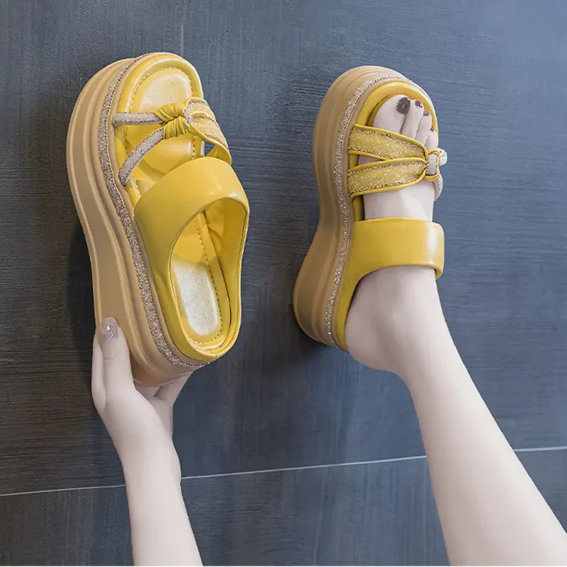 厚底内增高凉拖鞋女士2025年夏季新款爆款外穿时尚网红松糕底坡跟