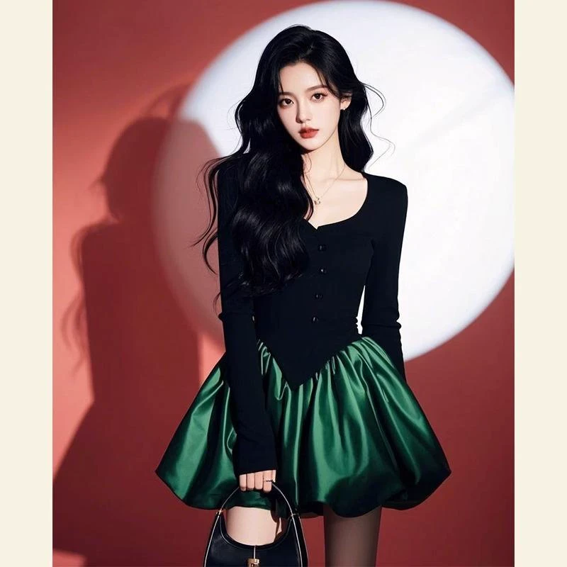 春季冷淡系独特别致法式富家千金风miu系气质轻奢黑绿拼接连衣裙