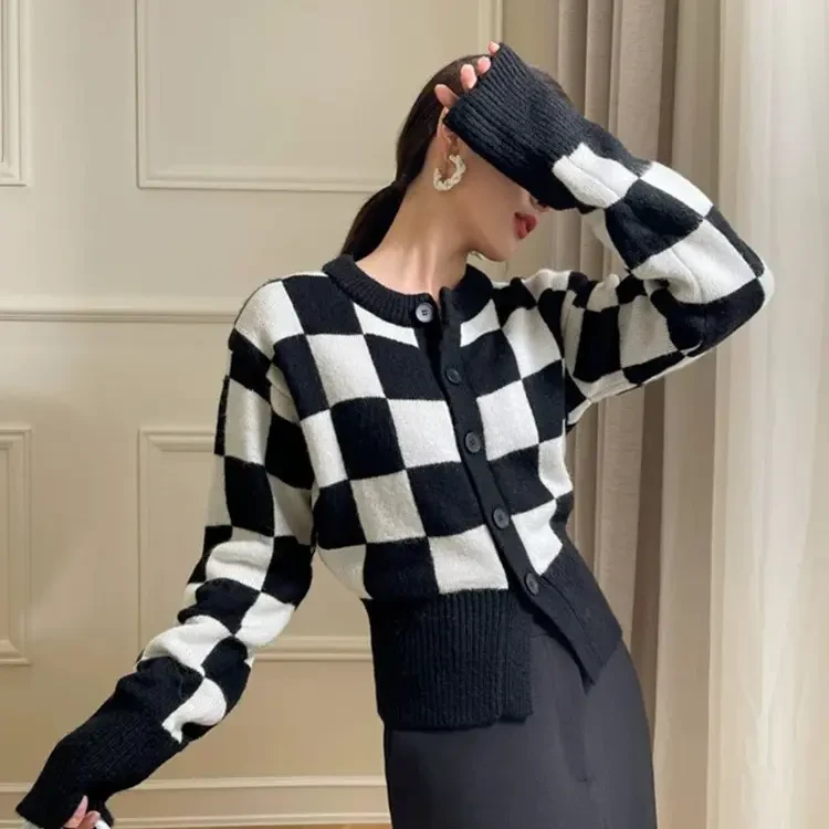 慵懒风格子拼接针织开衫秋冬新款小众设计感