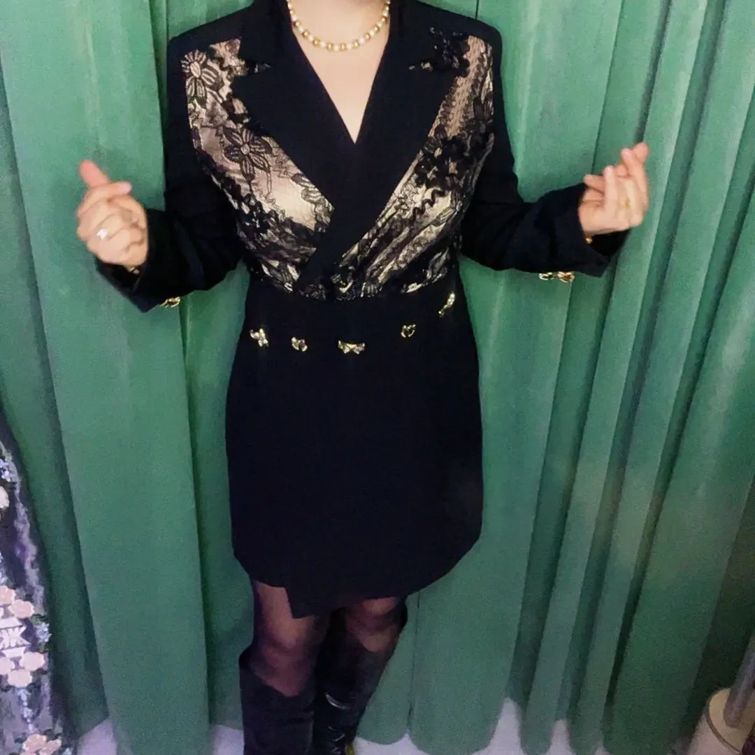 法式轻奢蕾丝拼接修身显瘦西装领气质连衣裙秋季新款小个子