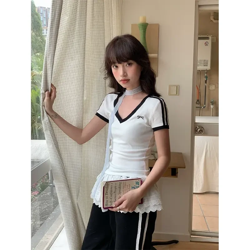 白色正肩辣妹风V领短袖t恤女春夏2025甜酷韩系修身显瘦打底衫上衣