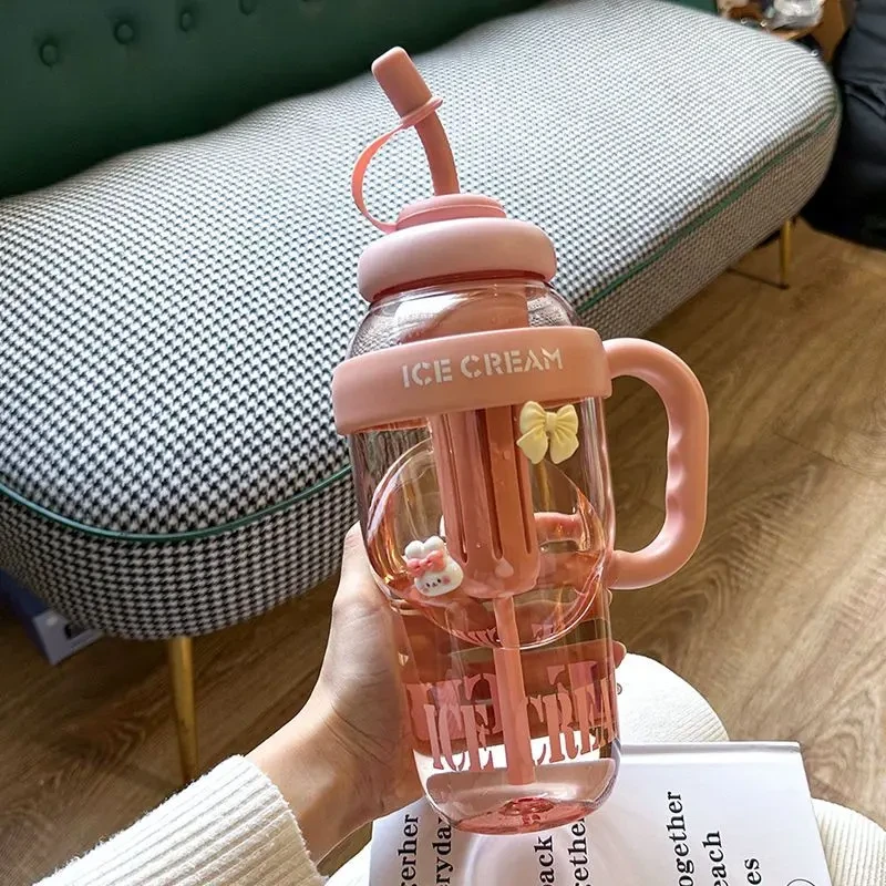 新款女生高颜值大容量吸管杯冰霸杯塑料杯夏季耐高温便携把手杯子