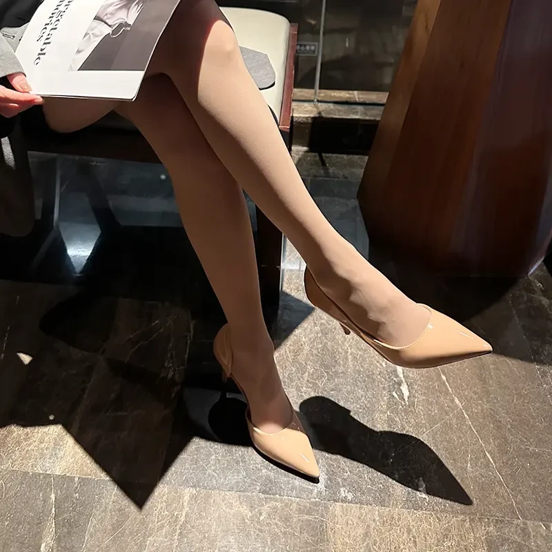 裸色高跟鞋女尖头2025年新款气质黑色不累脚漆皮黑色御姐单鞋春夏