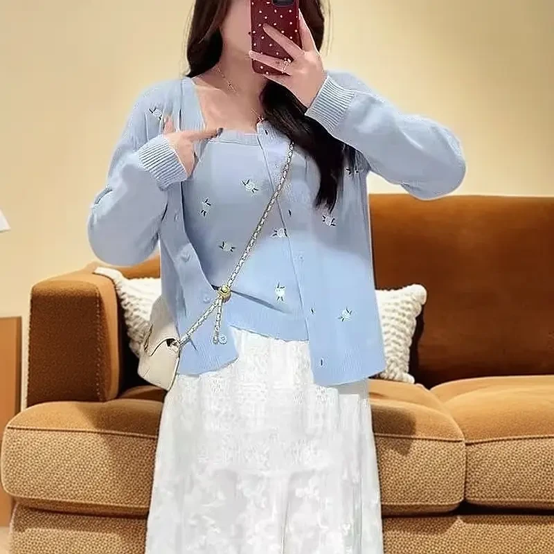 春季女款温柔装女春季新款刺绣吊带+开衫两件套