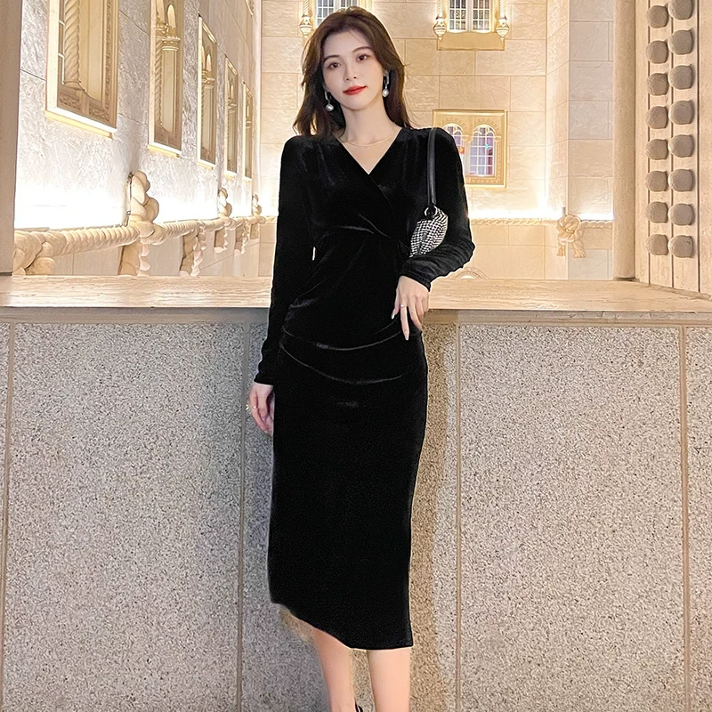 法式气质小个子金丝绒连衣裙女装2024秋冬修身显瘦包臀裙打底裙子