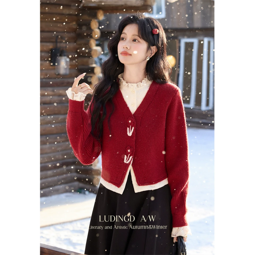 【鹿盯盯】微胖大码女装冬季新年红慵懒风假两件毛衣D08739