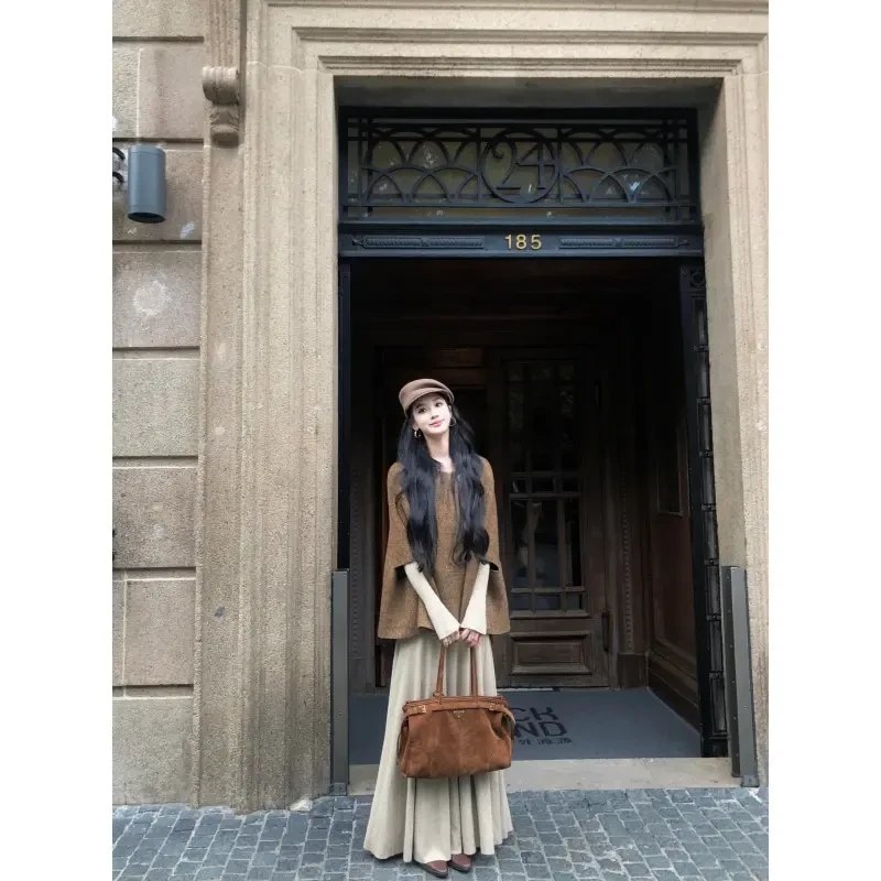 2025秋季新款通勤穿搭小香风斗篷外套上衣软糯针织连衣裙两件套女