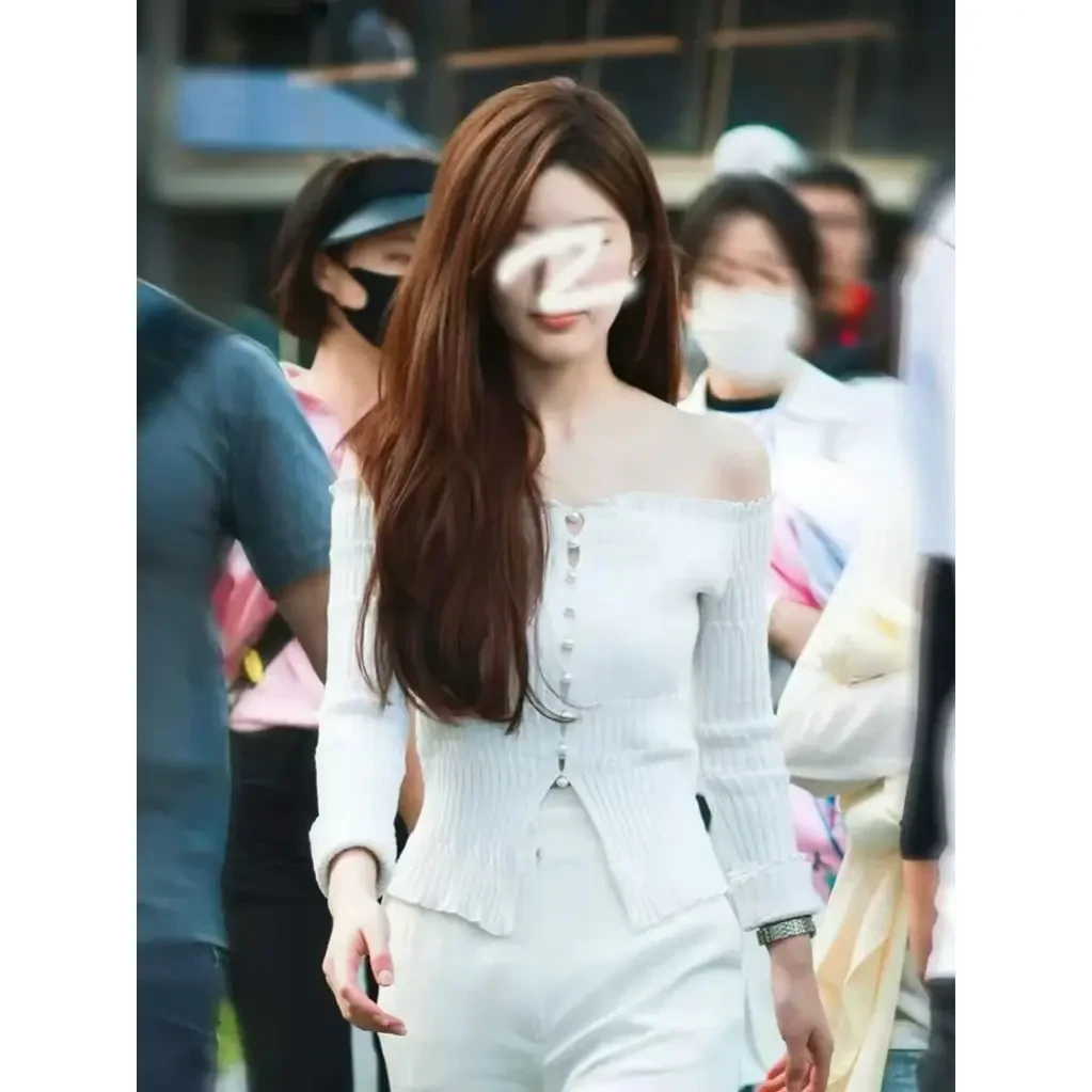 赵露思～许我耀眼同款针织女纯色一字领极简风毛针织衫套头潮