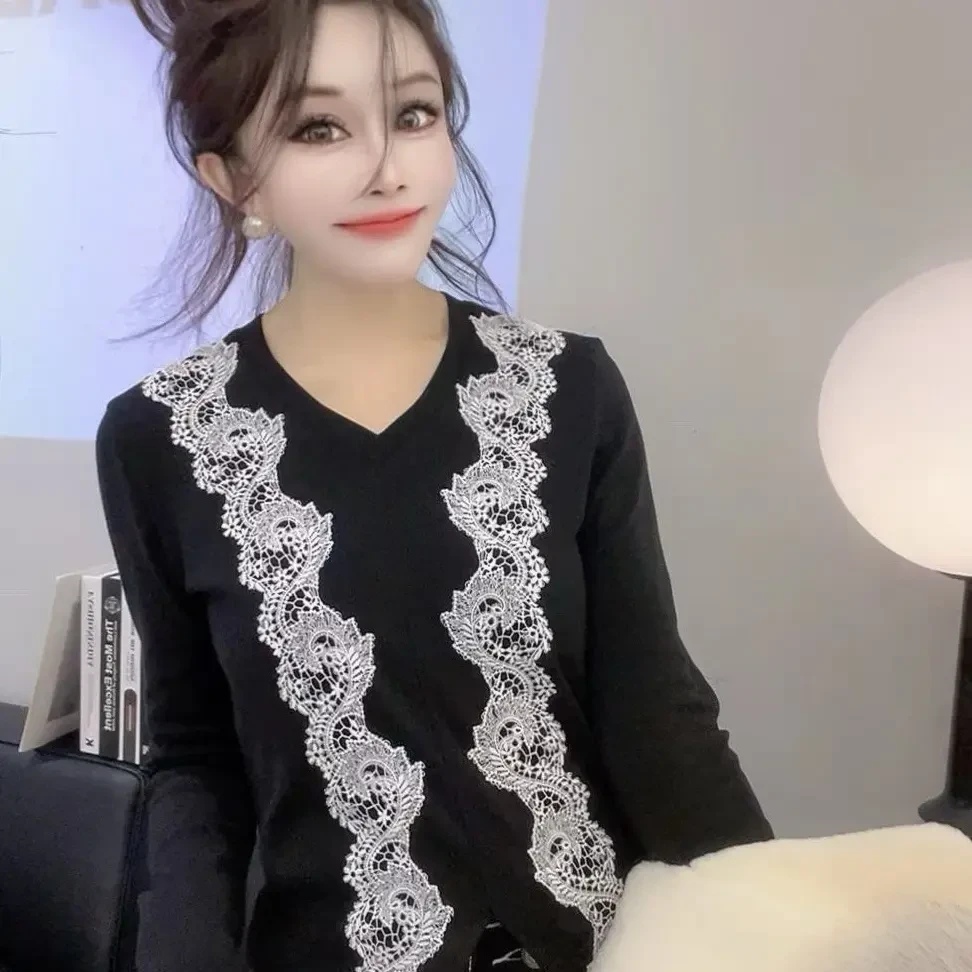 拼接蕾丝花边V领打底衫女设计感开叉显瘦秋冬百搭上衣