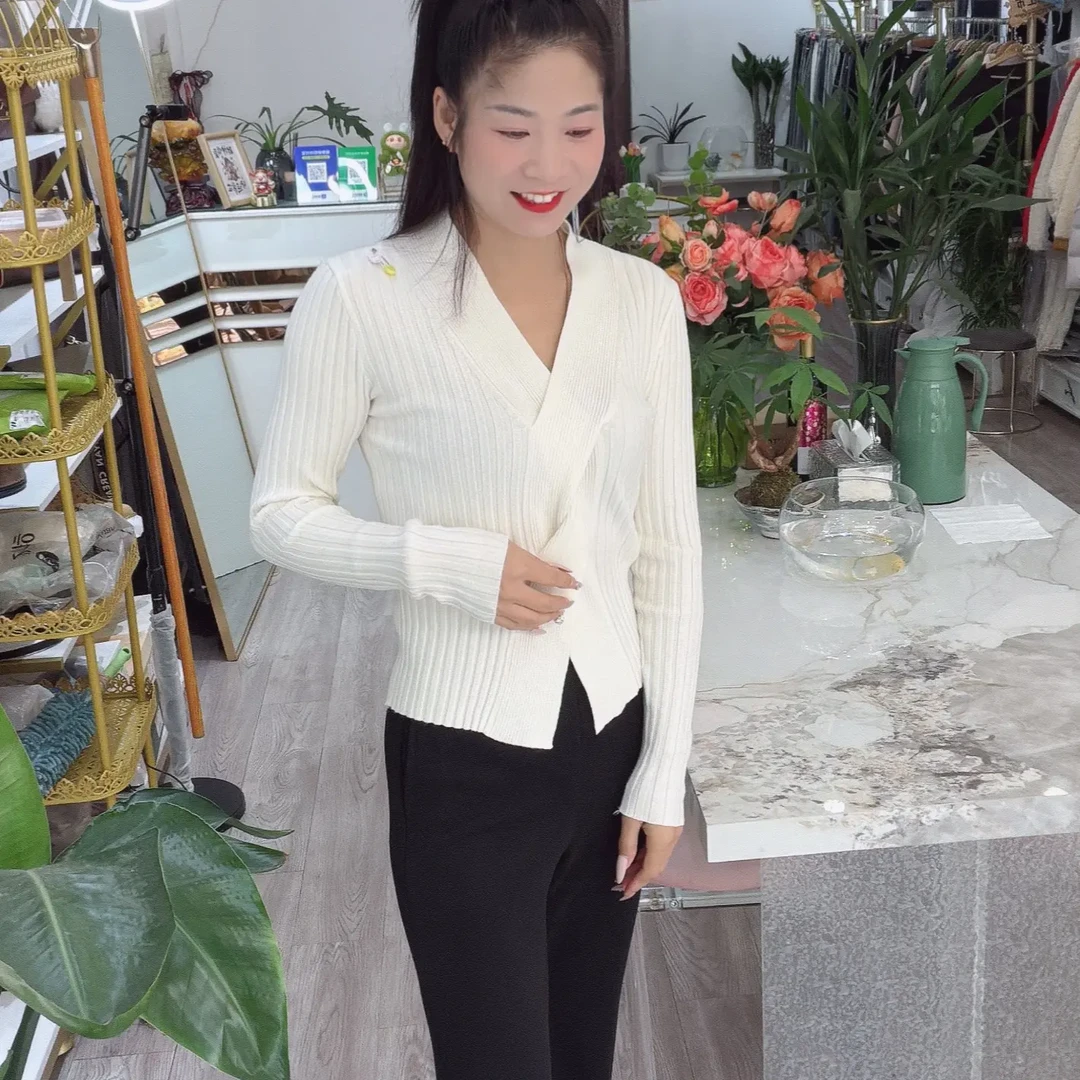 欧货修身显瘦针织衫女秋冬季交叉设计感V领毛衣小衫短款打底上衣