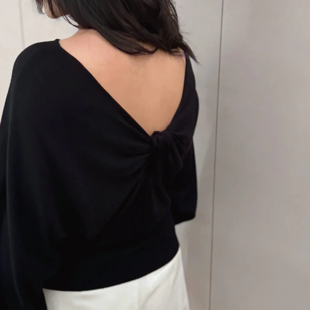 设计感黑色长袖套头T恤千金风V领宽松修身型