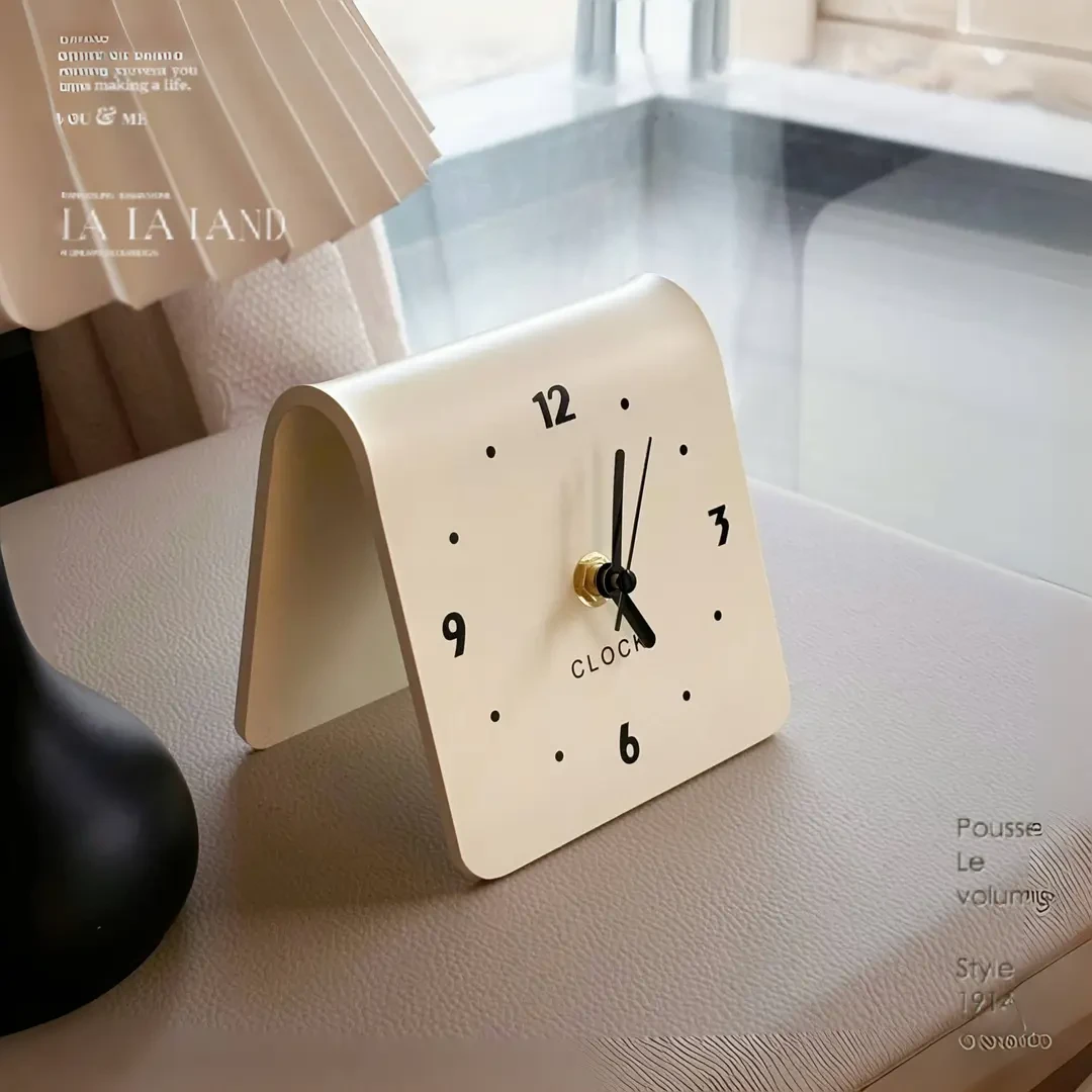 亚克力奶油风时钟摆件桌面装饰品家用床头静音台式座钟