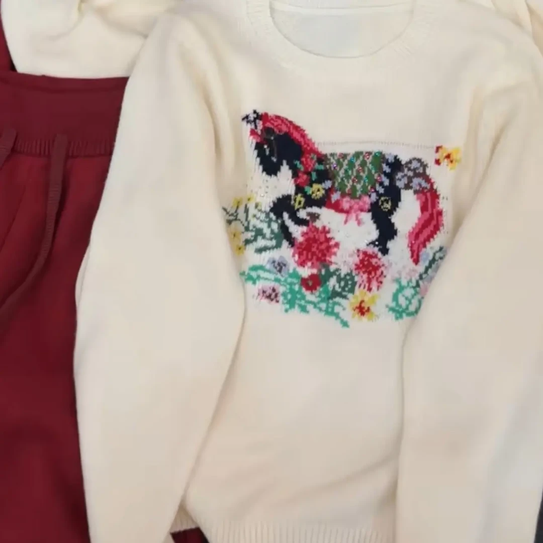 圆领烫钻长袖针织毛针织衫秋冬厚款女短款纯色