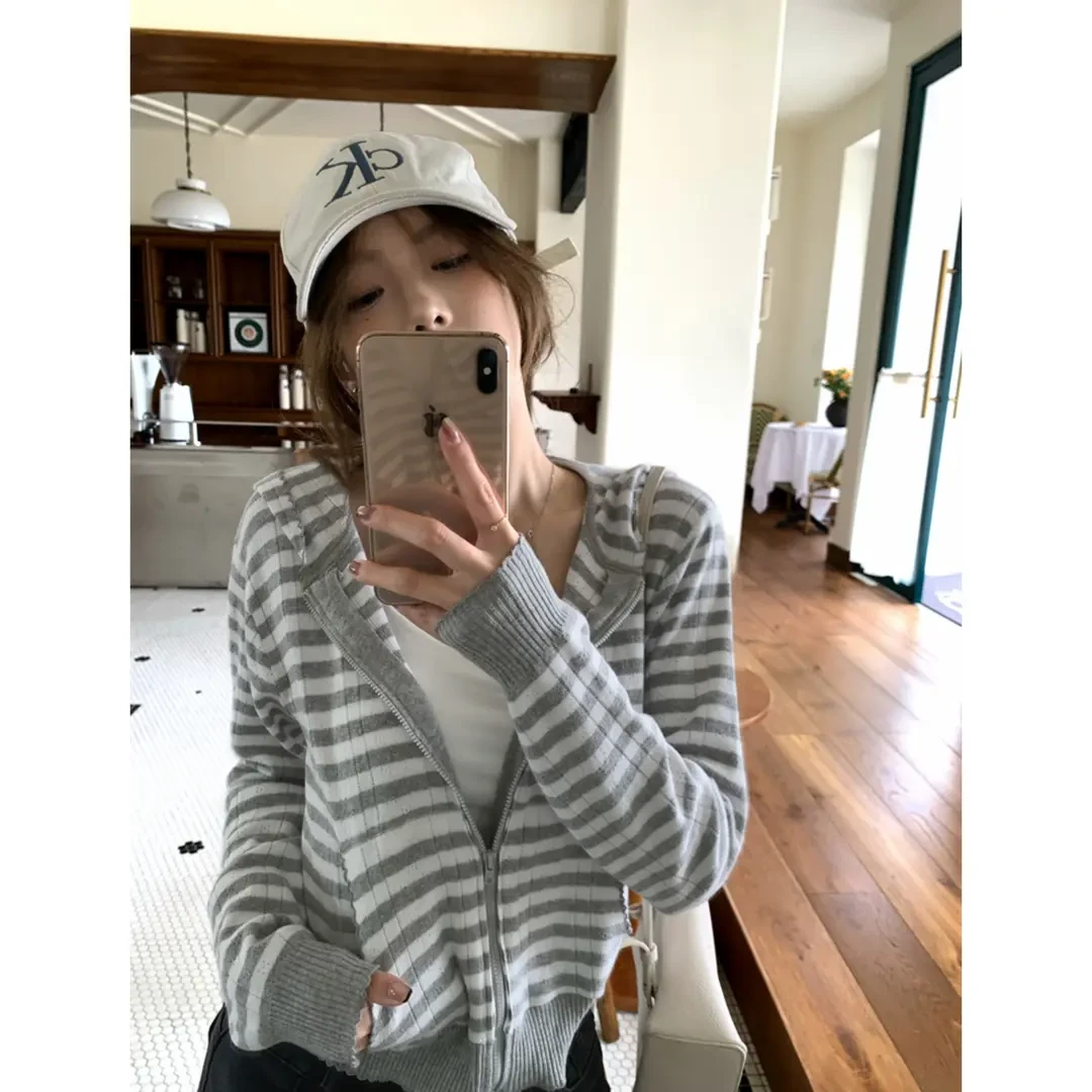 2025早秋减龄显瘦连帽拉链薄款显瘦百搭针织开衫卫衣外套女