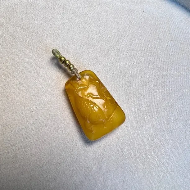 鱼水之欢蜜蜡吊坠配饰小滴流