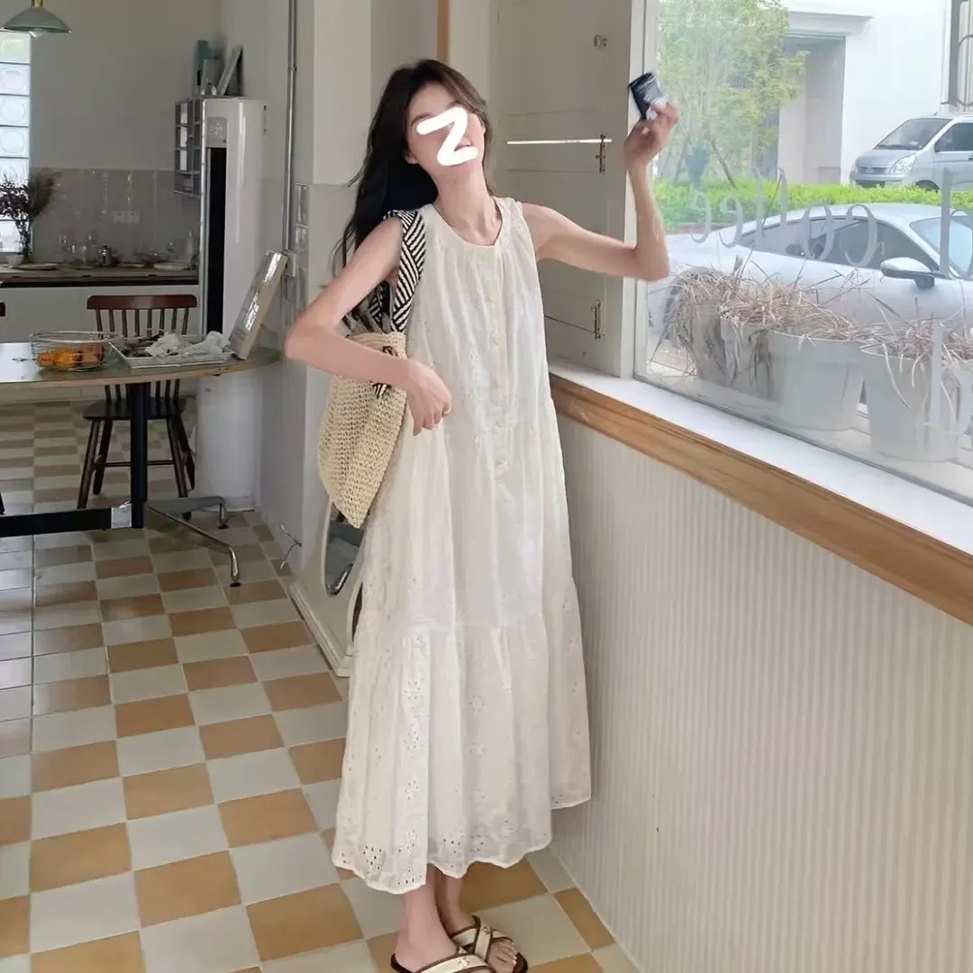 2025年夏季新款法式温柔风减龄褶皱拼接重工钩花无袖背心连衣裙女