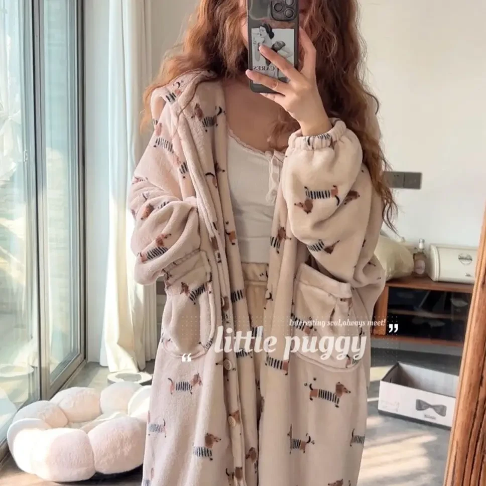 女士秋冬珊瑚绒可爱卡通腊肠狗图案睡袍保暖宽松家居服